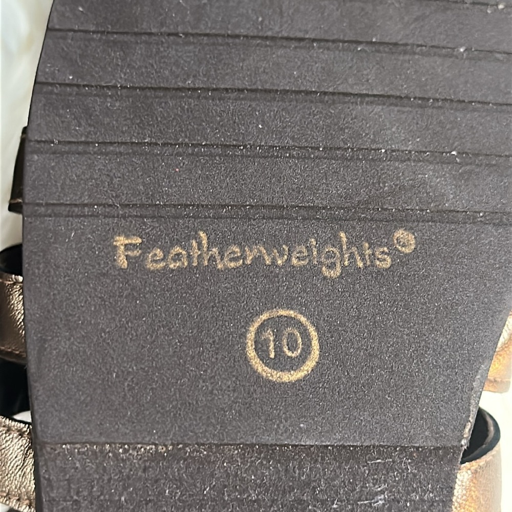 André Assous Featherweights Sandals - Picture 3 of 10